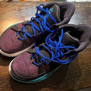 Kyrie 7 Nike basketball shoes mens sneakers. Great condition size 10